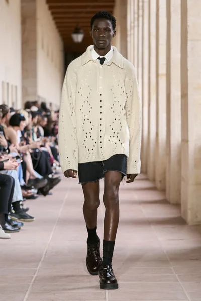 Look 37